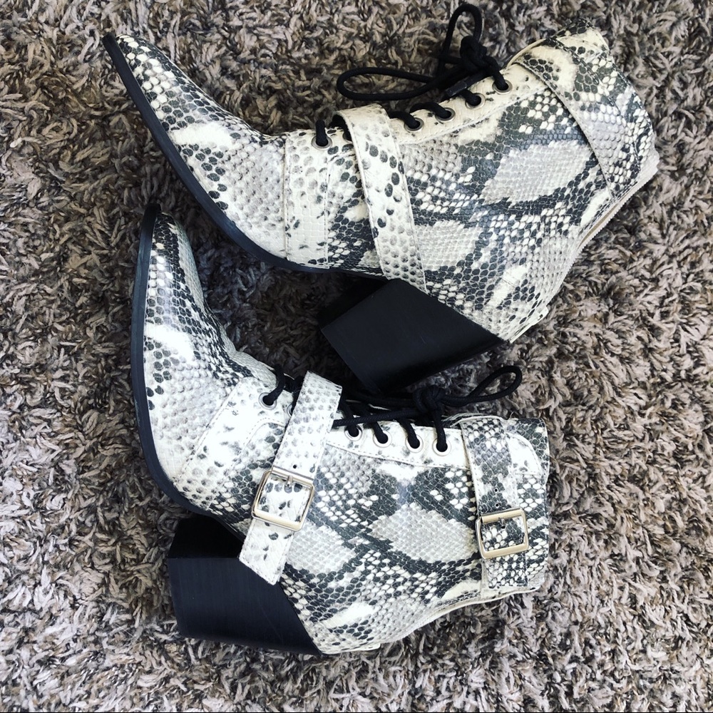 Steve Madden booties